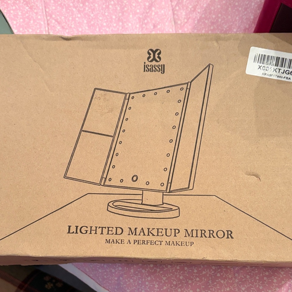 ISASSY LIGHT UP MAKEUP MIRROR BNIB